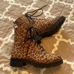Mia leopard combat boots size 9